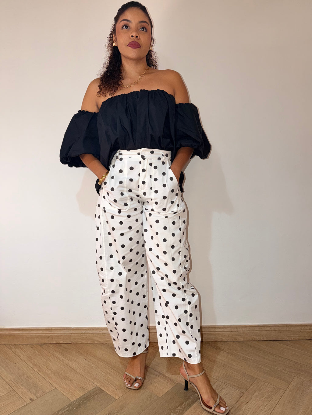 Pantalon barrel à pois noir