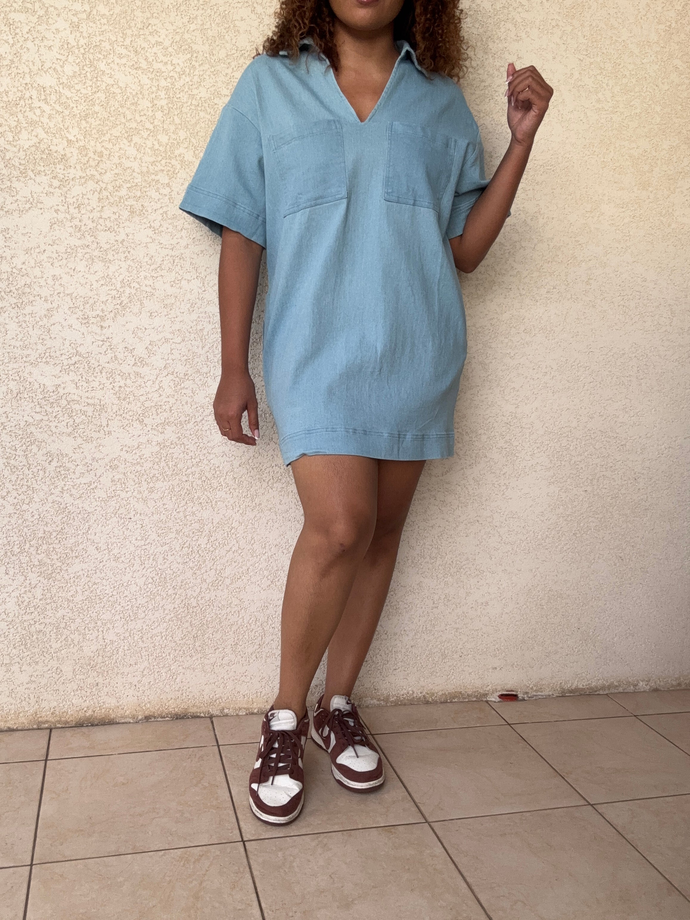 Robe 𝐿𝑒́𝑜𝑛𝑖𝑒